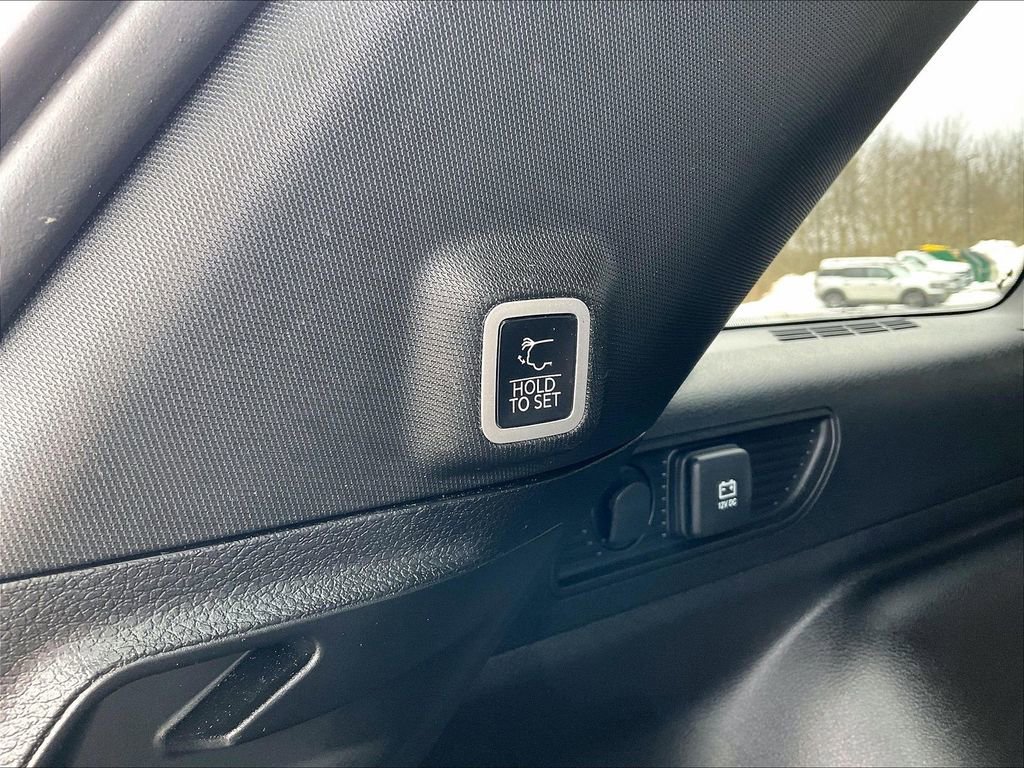 Used 2023 Jeep Grand Cherokee Limited image 35