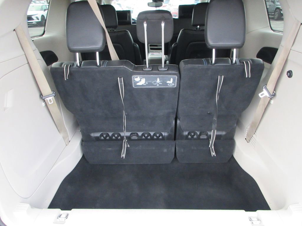 Used 2021 Chrysler Pacifica Touring-L image 10