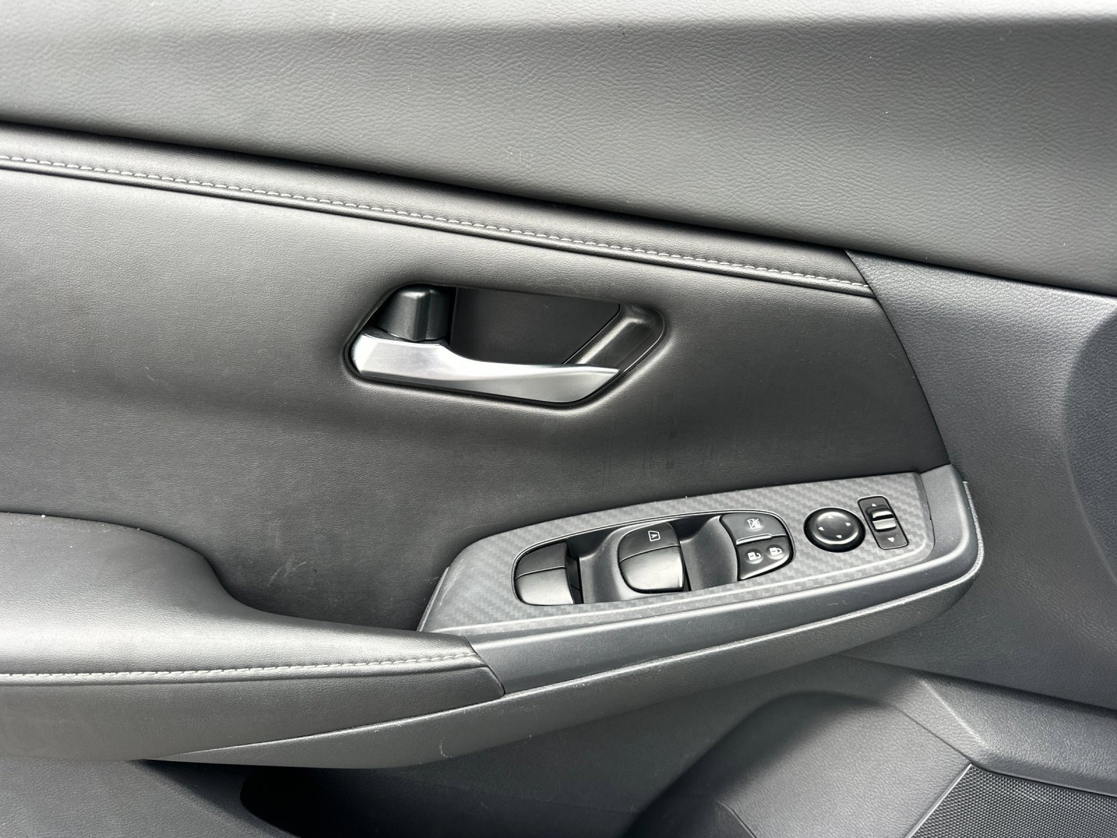 Used 2022 Nissan Sentra SV image 11