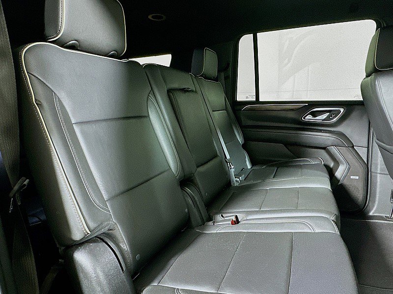 Used 2024 Chevrolet Suburban Premier AWD/4WD image 27