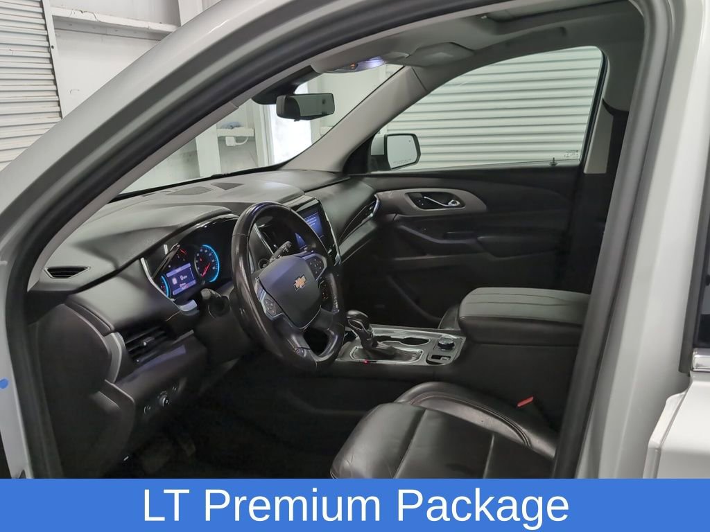 Used 2021 Chevrolet Traverse LT w/ LT Premium Package image 11