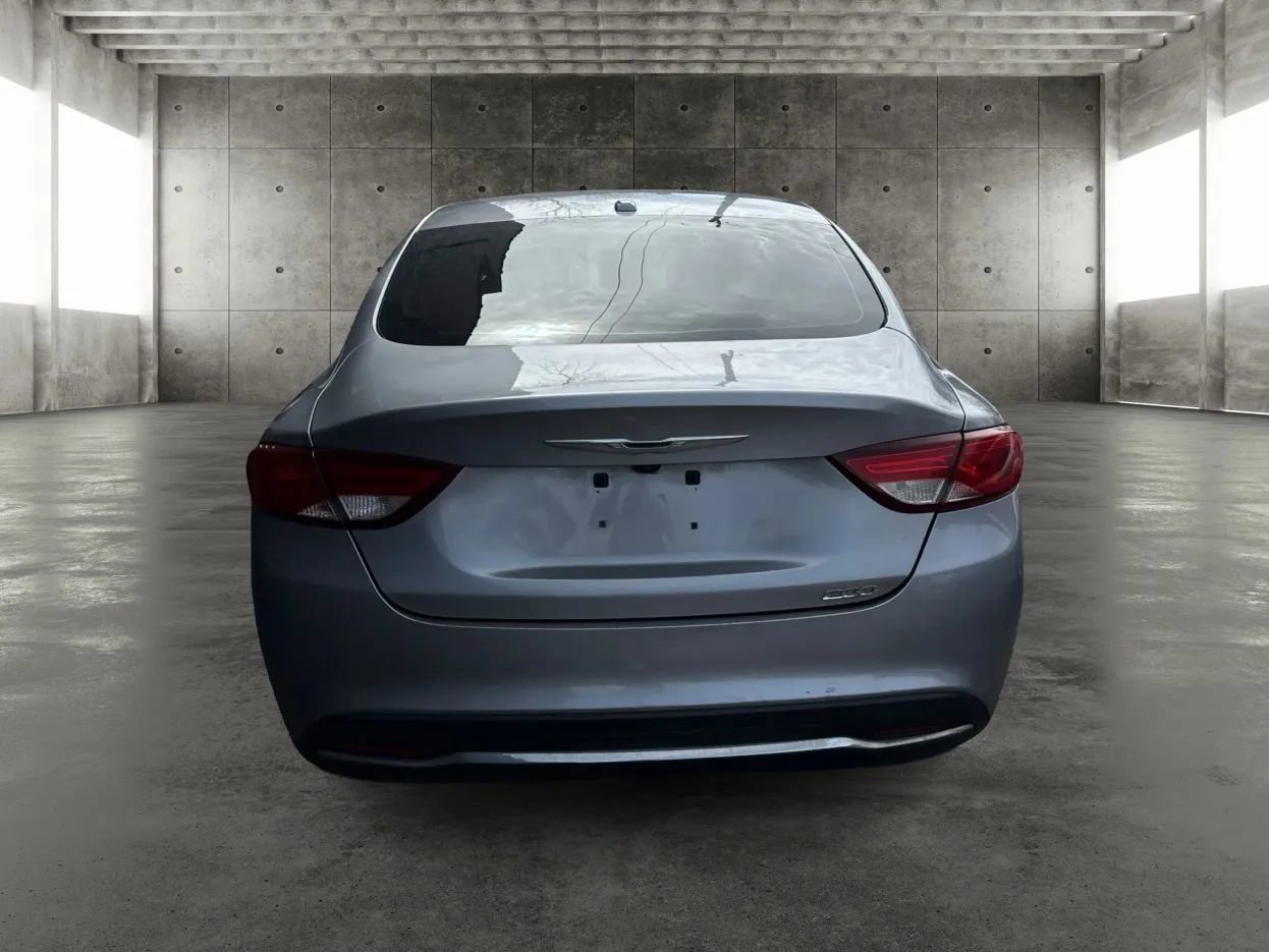 Used 2015 Chrysler 200 Limited w/ Comfort Group image 4