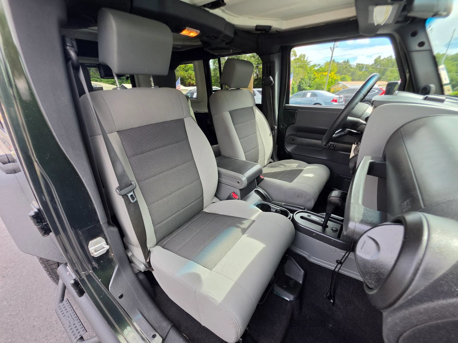 Used 2010 Jeep Wrangler Unlimited Rubicon w/ Dual Top Group AWD/4WD image 14