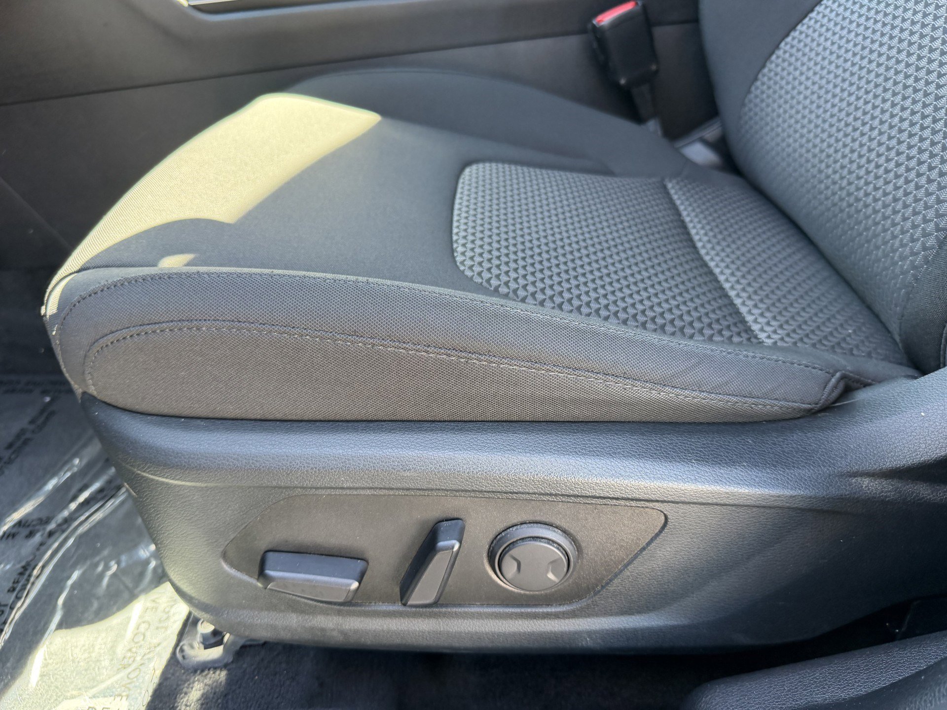 Used 2023 Kia Sportage LX image 18