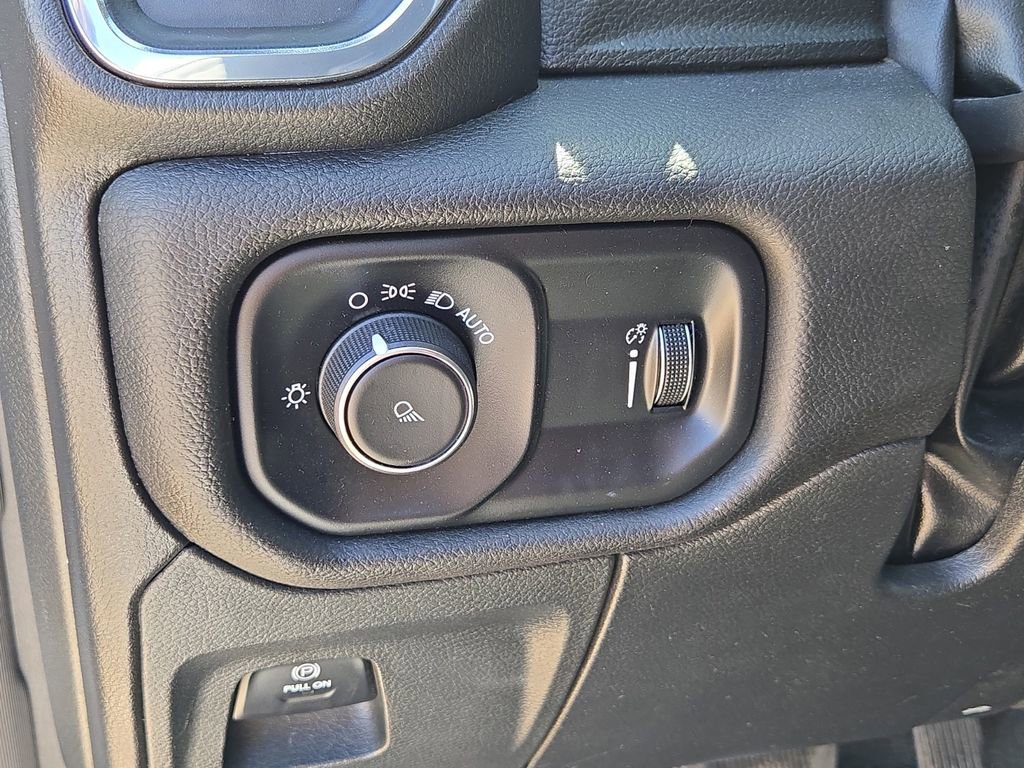 Used 2024 RAM 1500 Laramie RWD image 26