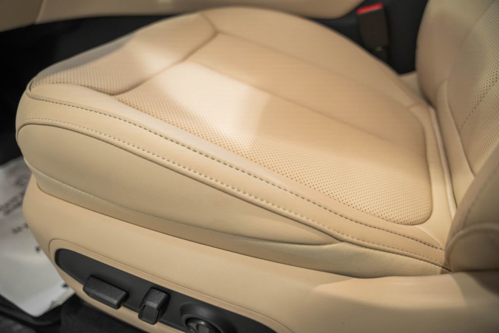 New 2025 Jeep Grand Cherokee Limited w/ Luxury Tech Group II image 35