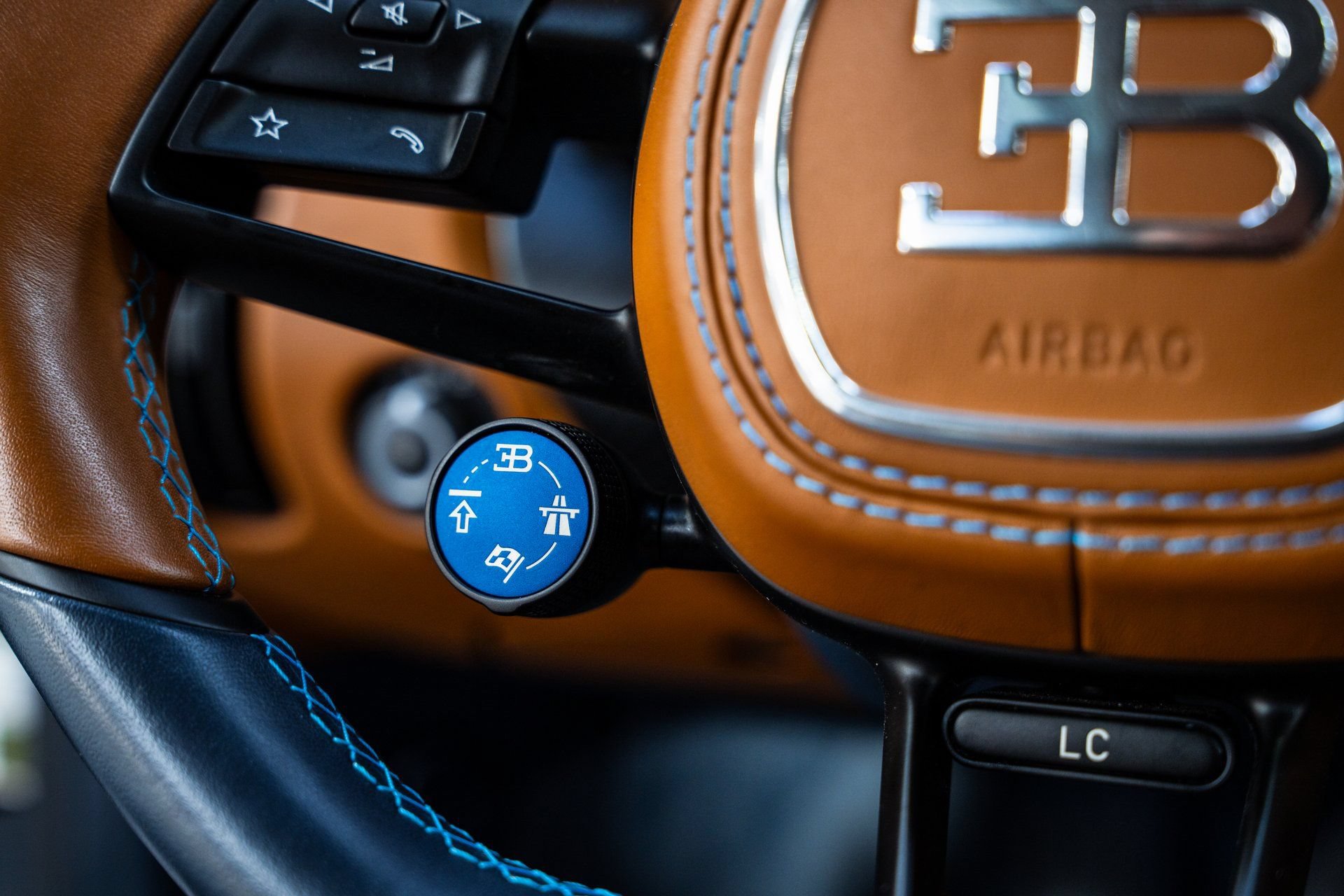 Used 2023 Bugatti Chiron AWD/4WD image 21
