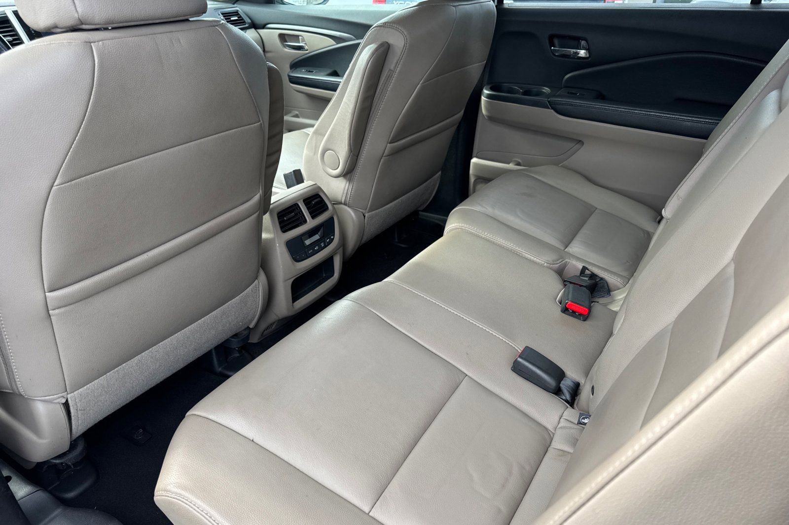 Used 2017 Honda Pilot EX-L image 4