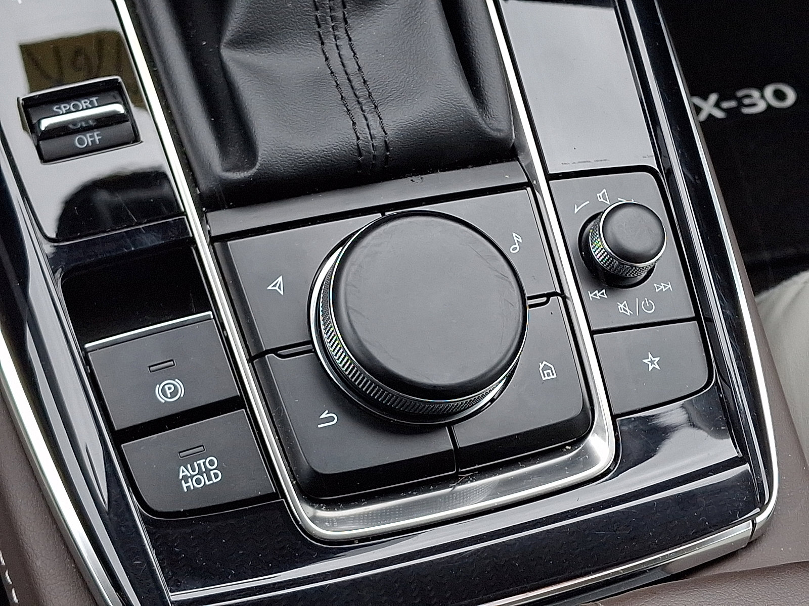 Certified 2025 MAZDA CX-30 AWD 2.5 S w/ Premium Package image 28