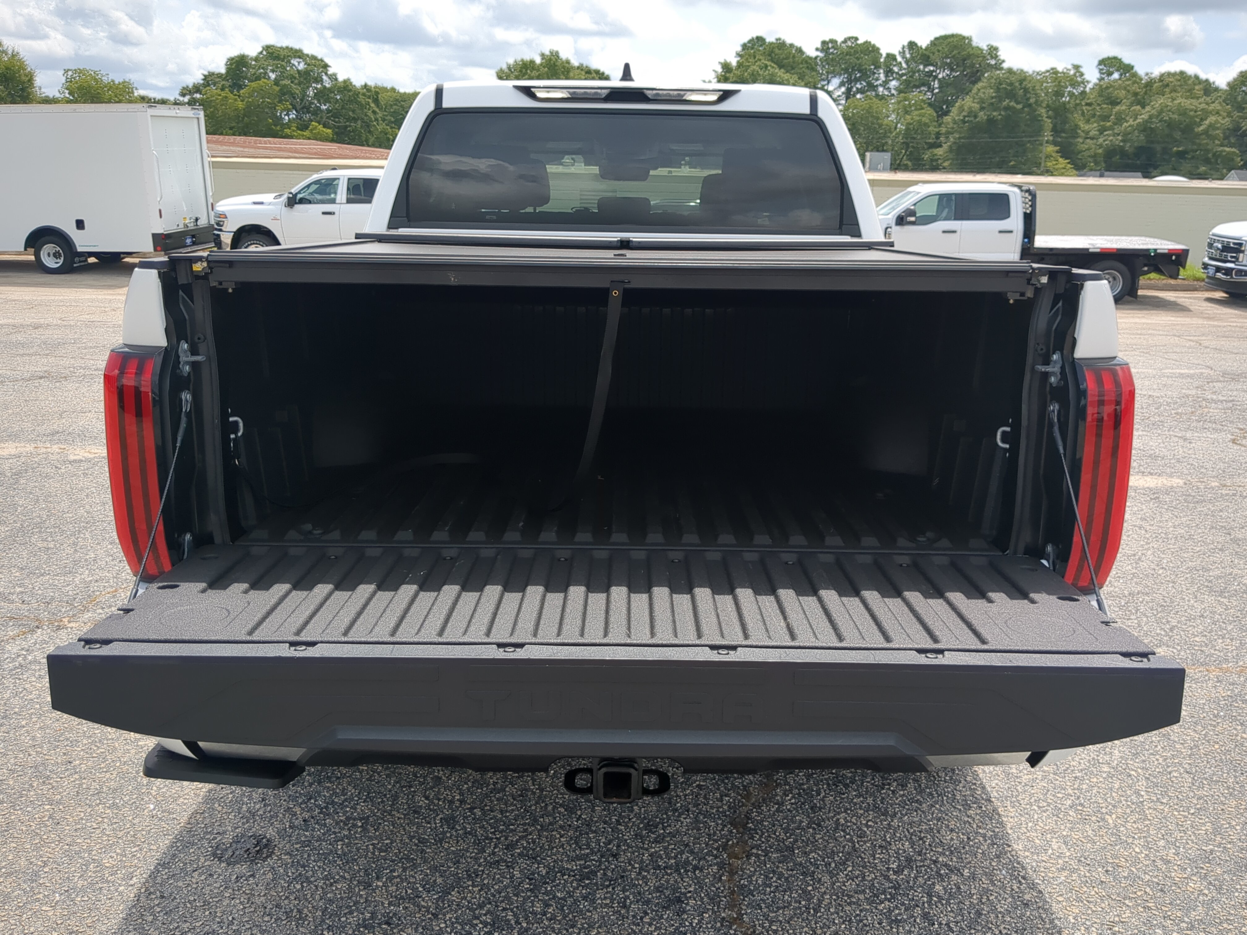 Used 2024 Toyota Tundra Limited AWD/4WD image 11