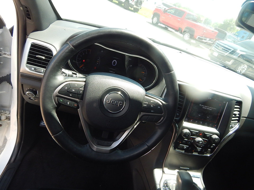 Used 2018 Jeep Grand Cherokee Altitude AWD/4WD image 11