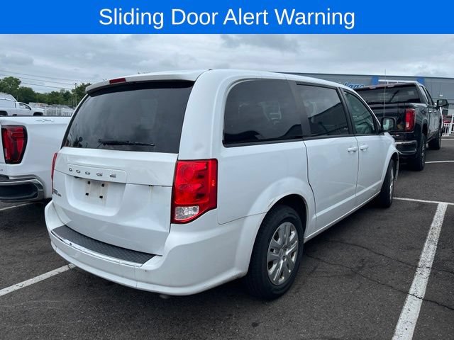 Used 2018 Dodge Grand Caravan SE FWD image 5