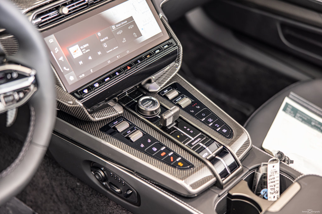 New 2026 Aston Martin Vanquish Convertible RWD image 21