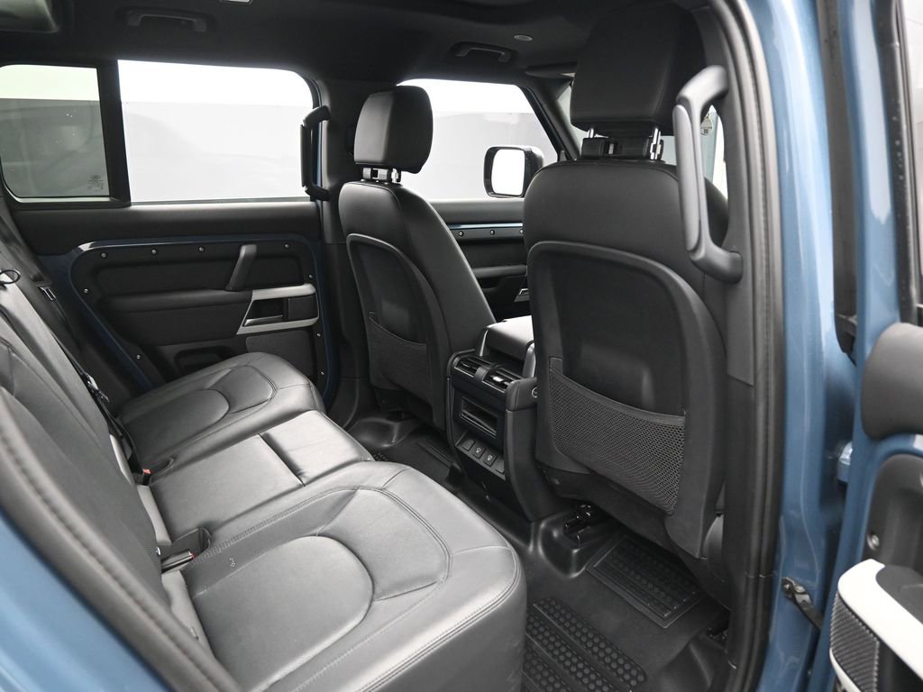 Used 2024 Land Rover Defender 110 S image 27