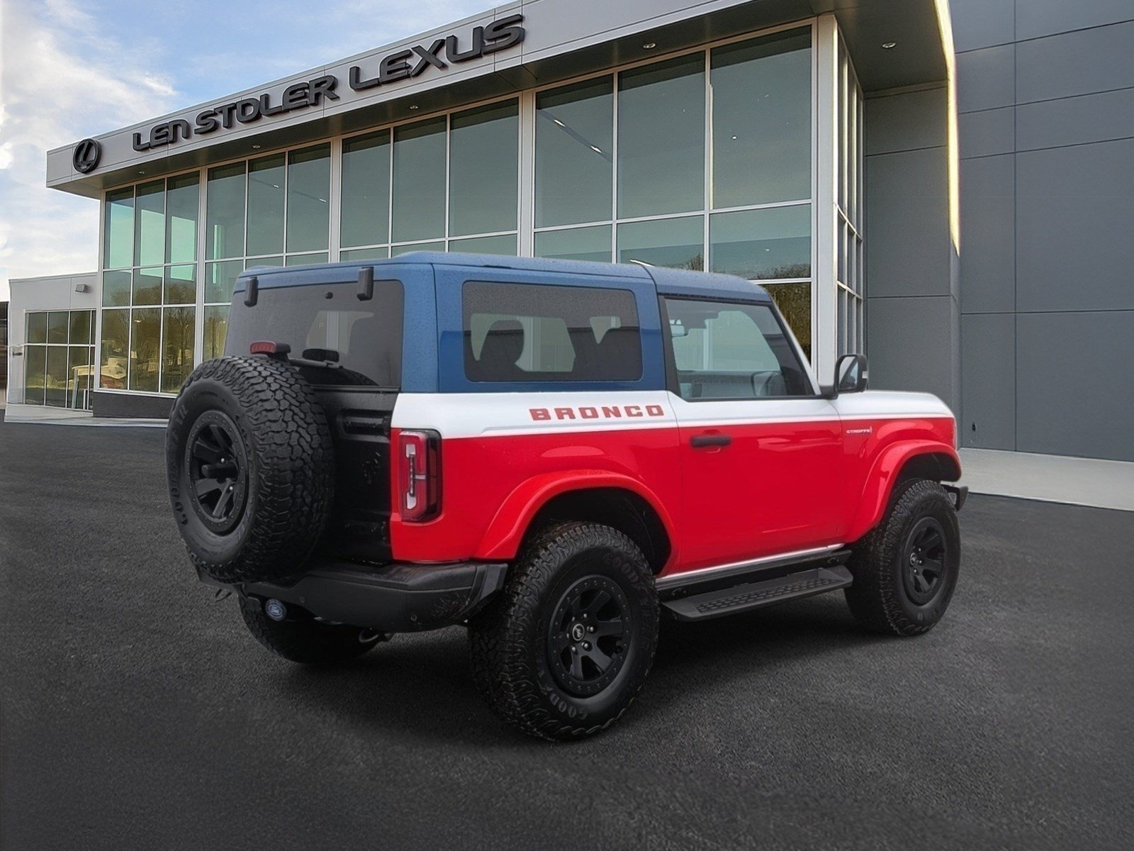 Used 2025 Ford Bronco Stroppe Edition AWD/4WD image 3
