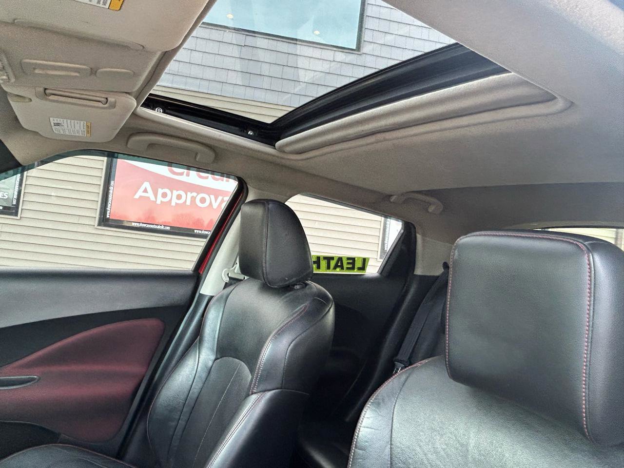 Used 2014 Nissan Juke SL image 18