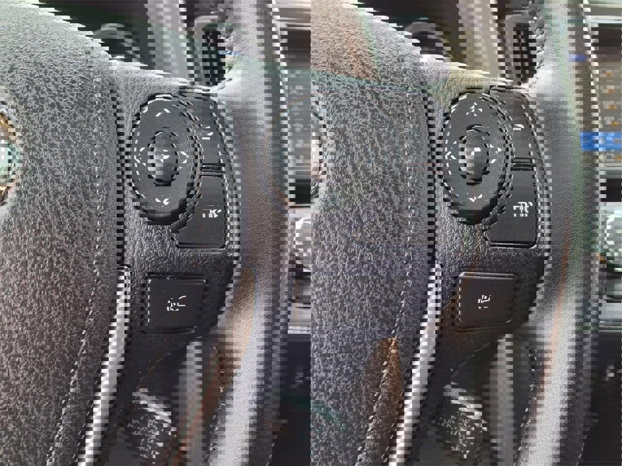 Used 2018 Toyota RAV4 Limited w/ Protection Package image 26