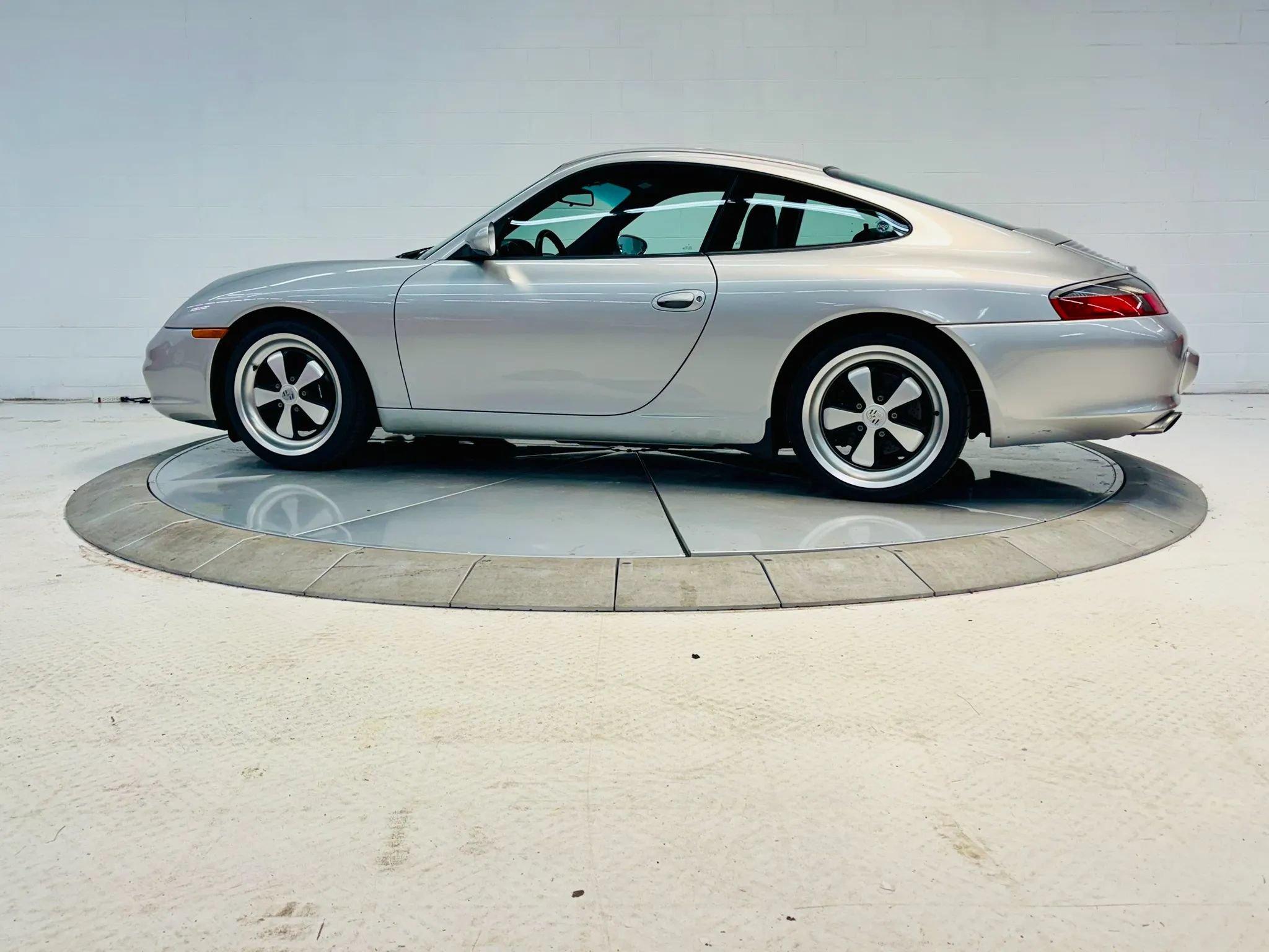 Used 2002 Porsche 911 GT3 RS image 29
