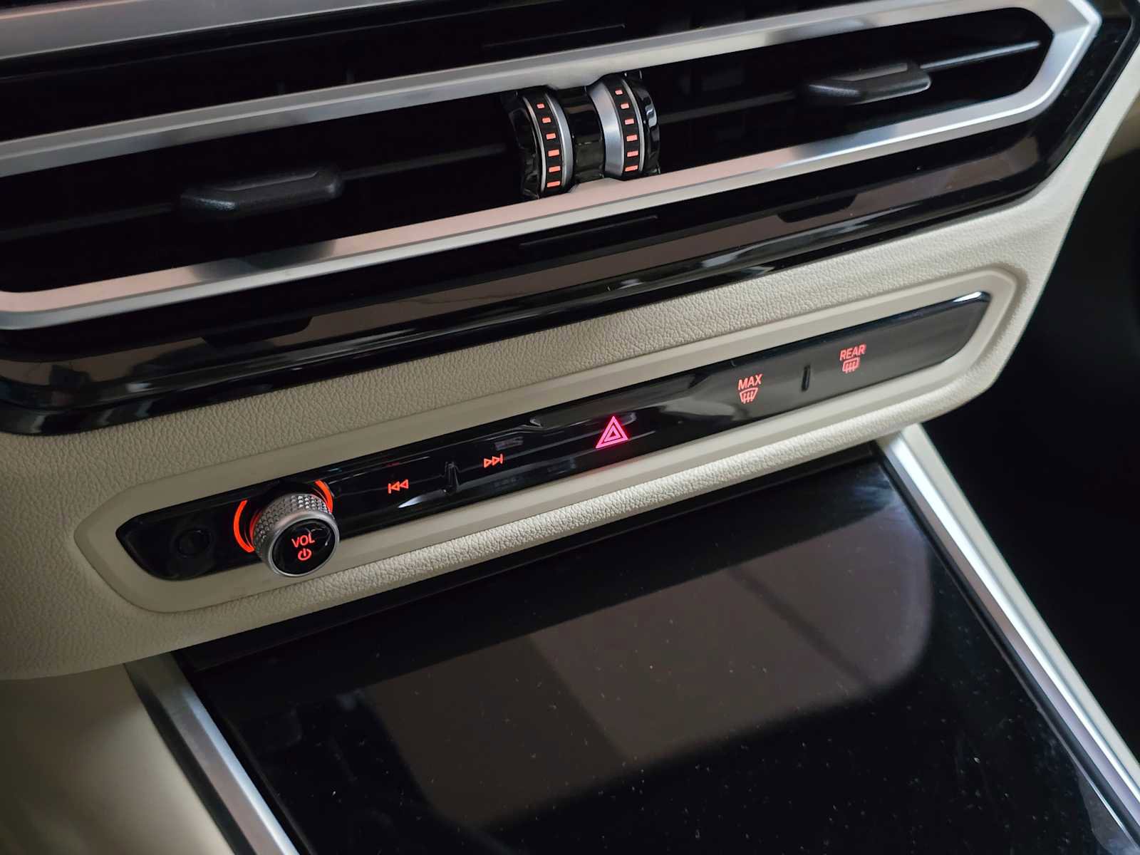 Used 2024 BMW i4 eDrive35 w/ Premium Package image 31