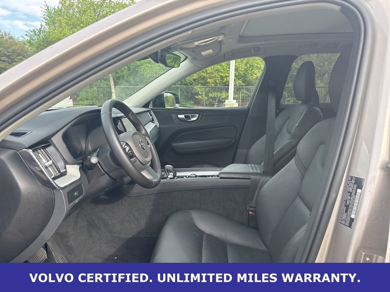 Certified 2025 Volvo XC60 B5 Plus image 16