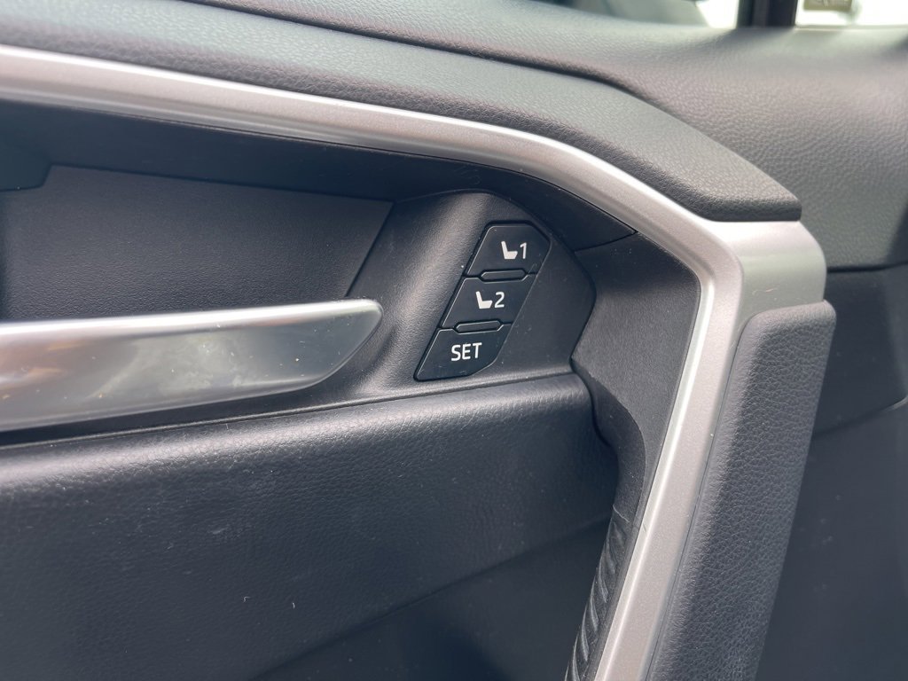 Used 2023 Toyota RAV4 XLE Premium image 23