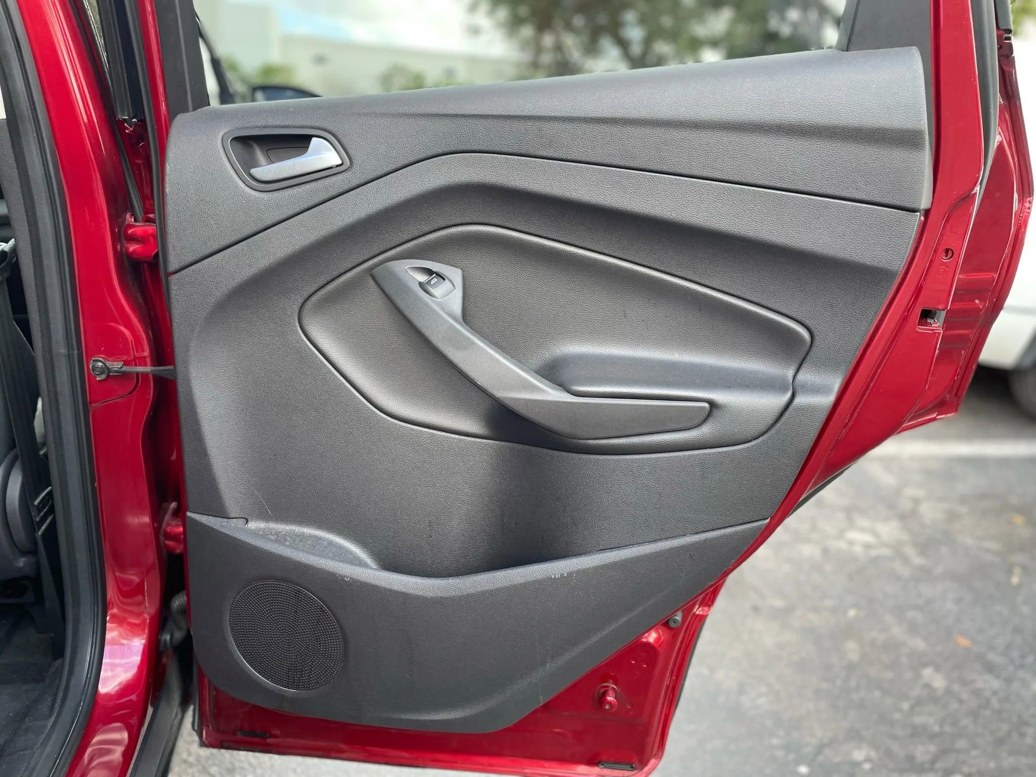 Used 2013 Ford Escape SE image 25