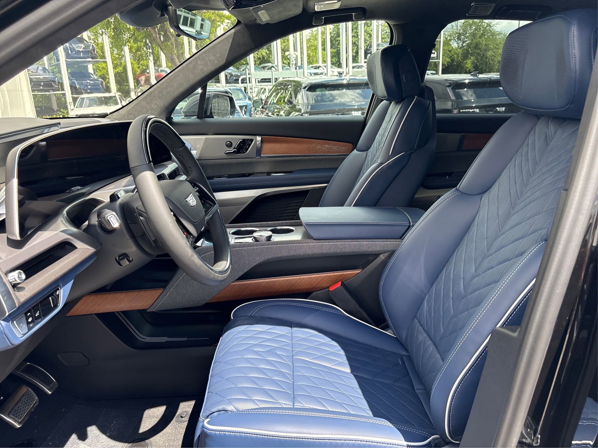 New 2026 Cadillac Vistiq Premium Luxury image 9