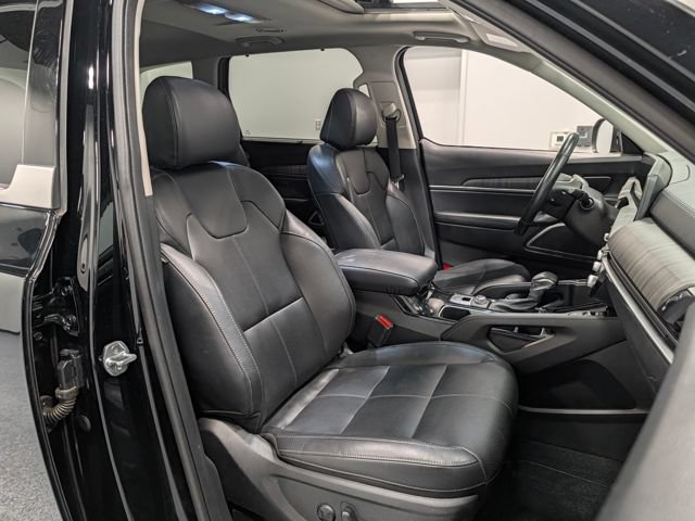 Used 2024 Kia Telluride EX w/ EX Captain's Chair Package FWD image 34