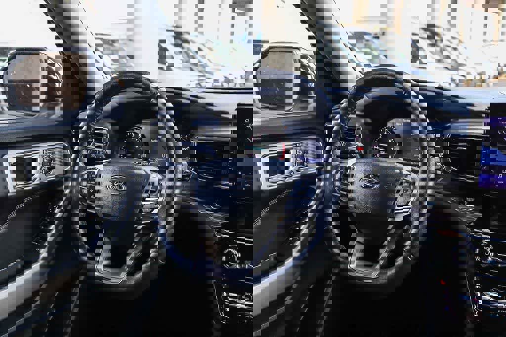 Used 2023 Ford Explorer Limited w/ Equipment Group 301A image 16