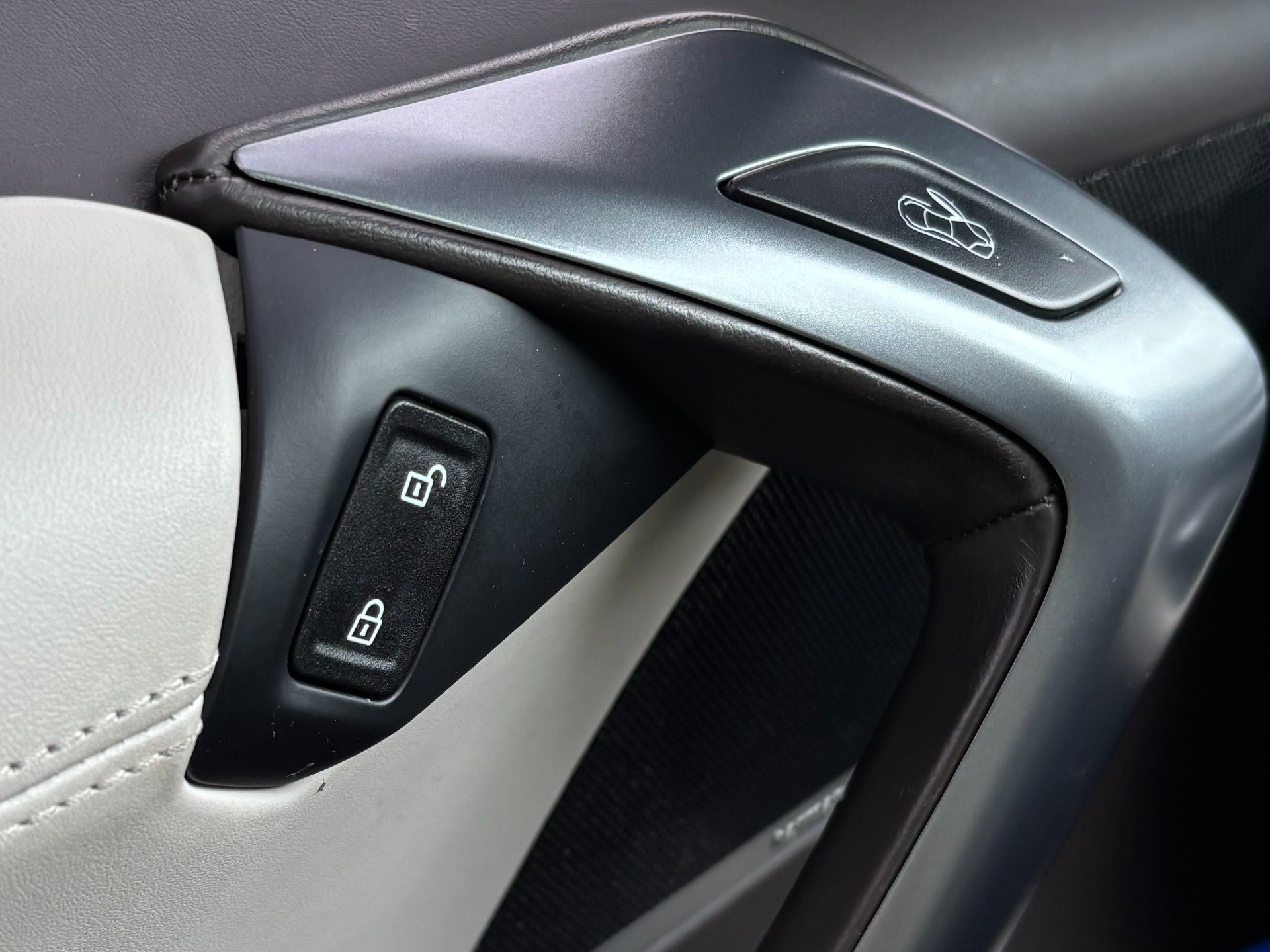 Used 2015 BMW i8 AWD/4WD image 22