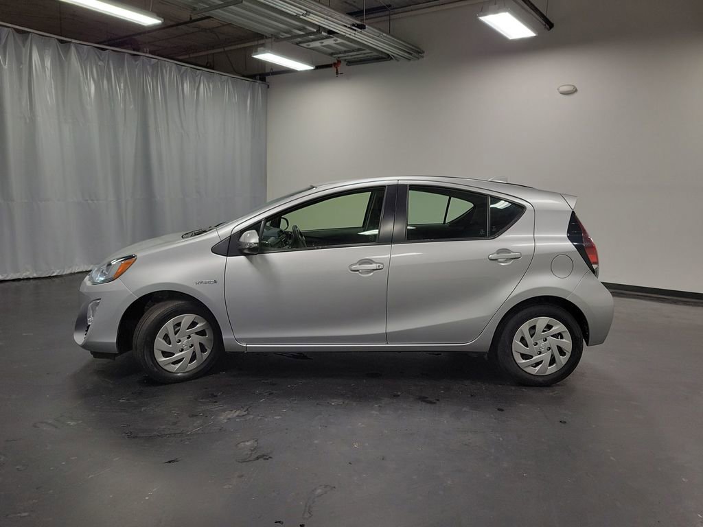 Used 2016 Toyota Prius C Two image 5