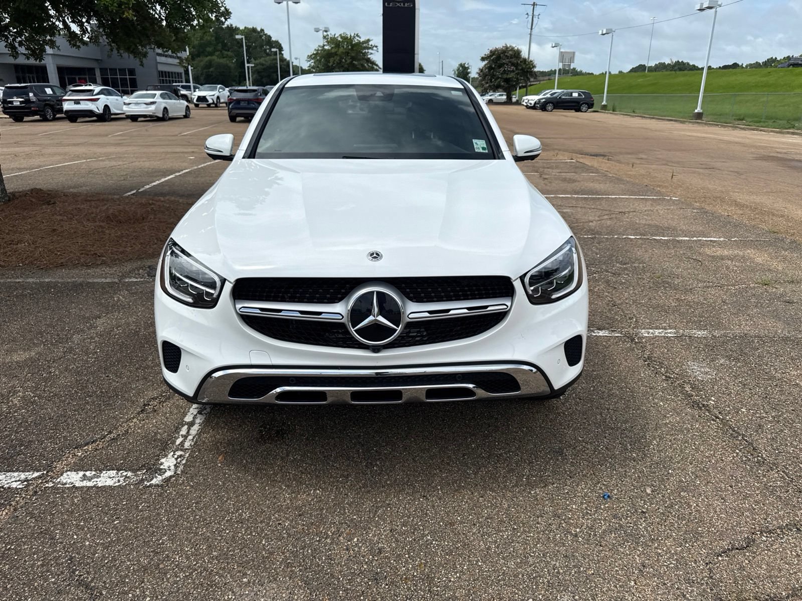Used 2023 Mercedes-Benz GLC 300 4MATIC Coupe image 2