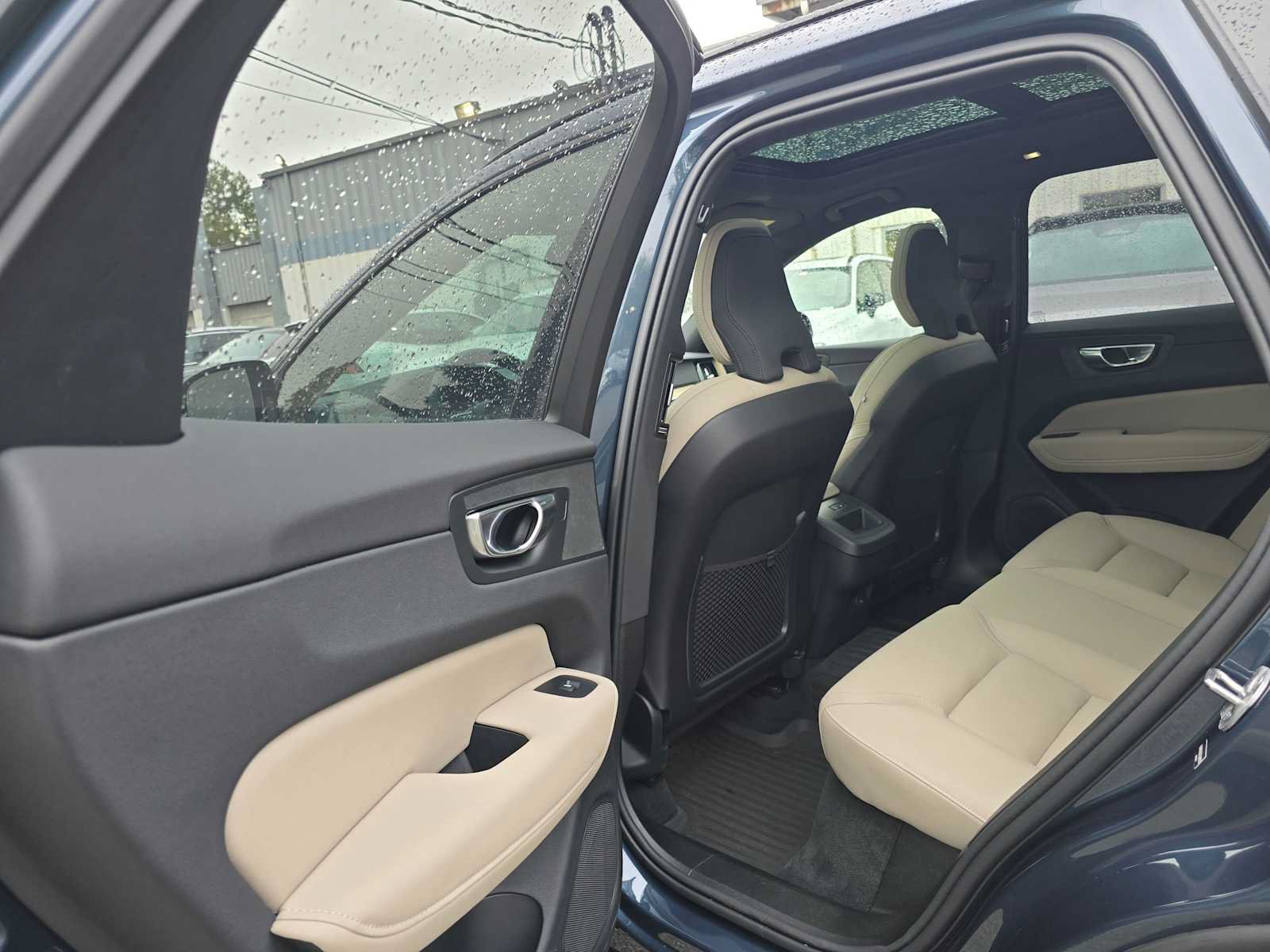 Used 2026 Volvo XC60 B5 Plus w/ Protection Package Premier AWD/4WD image 16