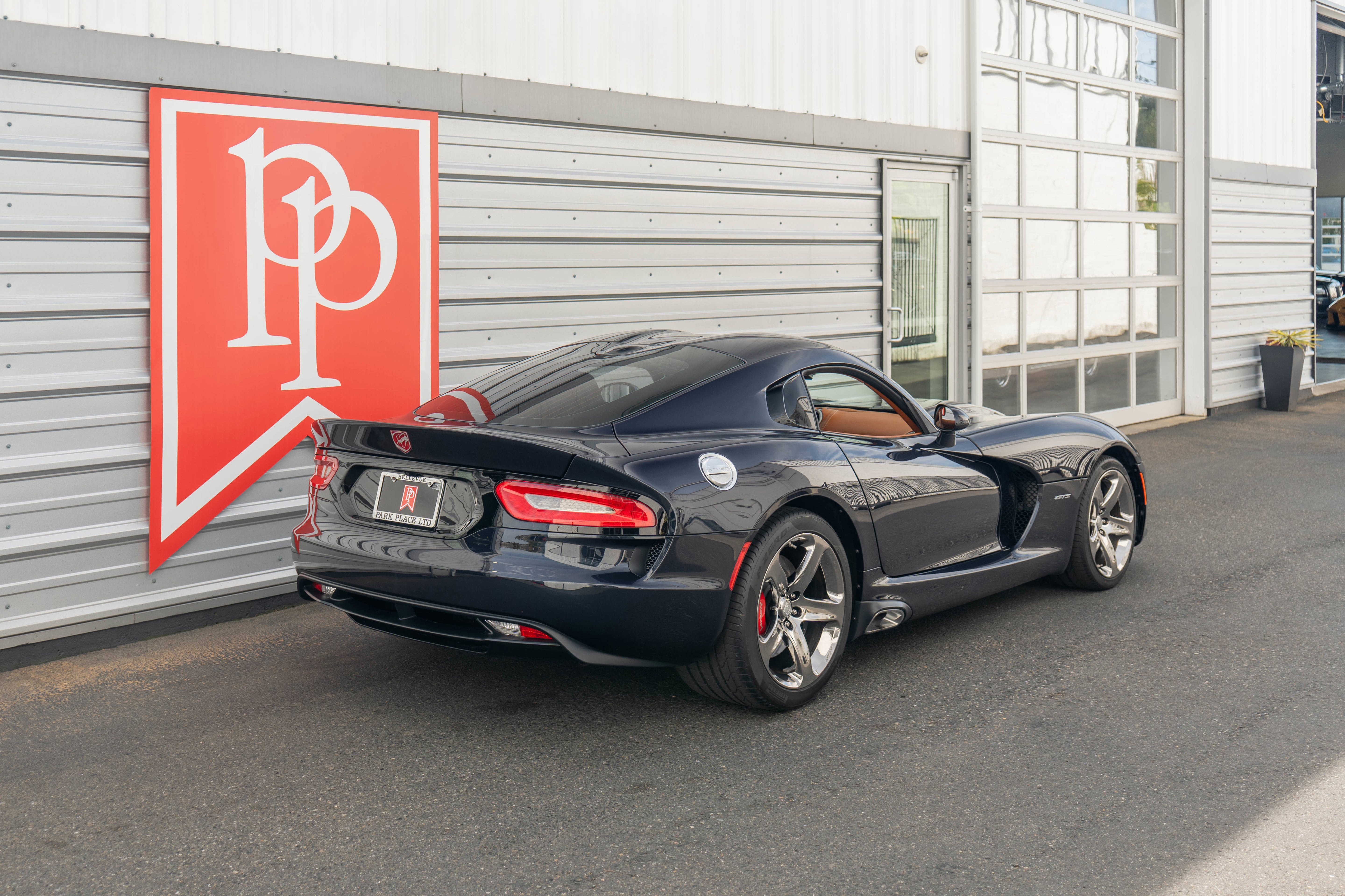 Used 2013 SRT Viper GTS w/ GTS Laguna Interior Pkg RWD image 32