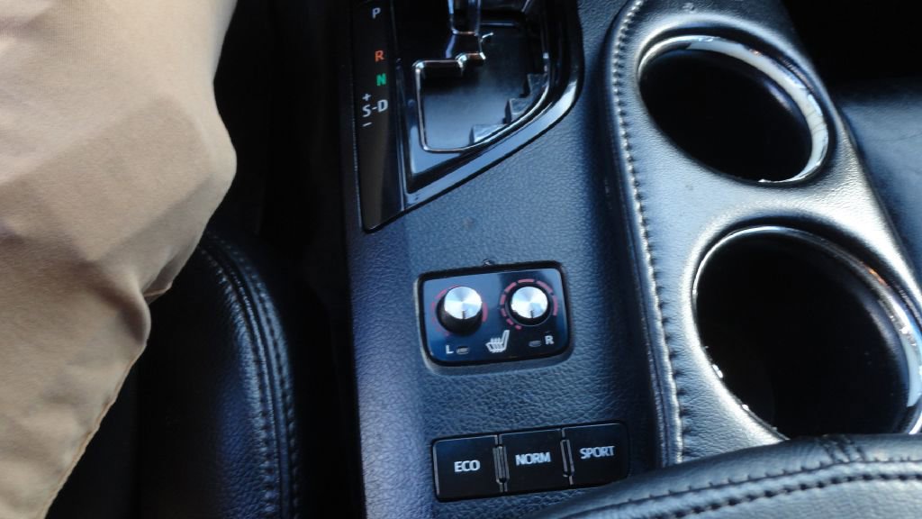 Used 2018 Toyota Avalon XLE image 14