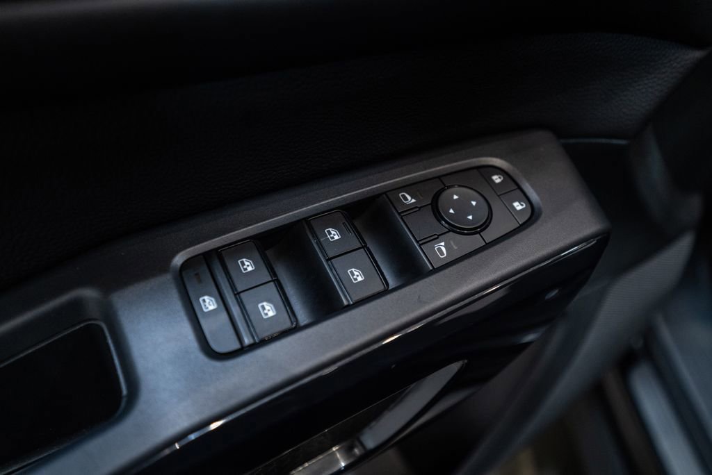 Used 2024 Nissan Pathfinder SV AWD/4WD image 19