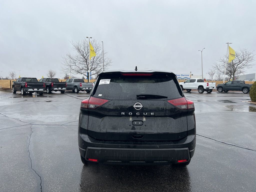 Used 2025 Nissan Rogue SV image 4