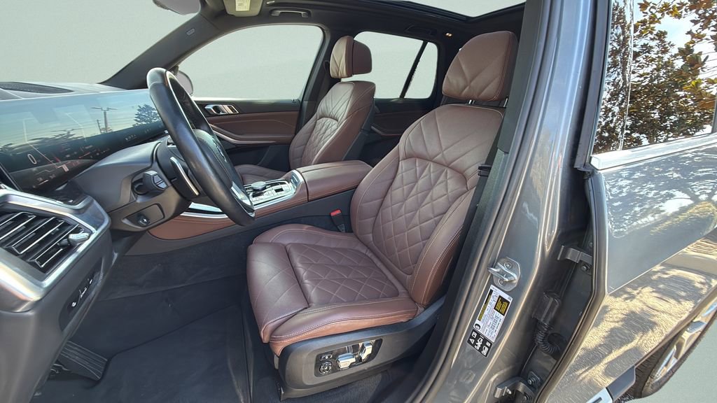 Used 2025 BMW X5 xDrive40i image 5