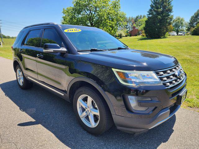 Used 2016 Ford Explorer XLT w/ Equipment Group 202A AWD/4WD image 4