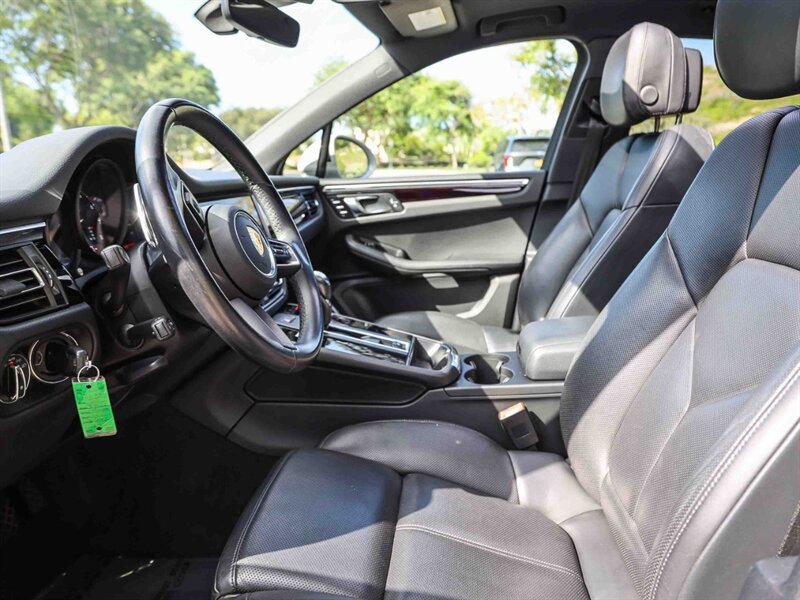 Used 2023 Porsche Macan w/ Premium Package Plus AWD/4WD image 26