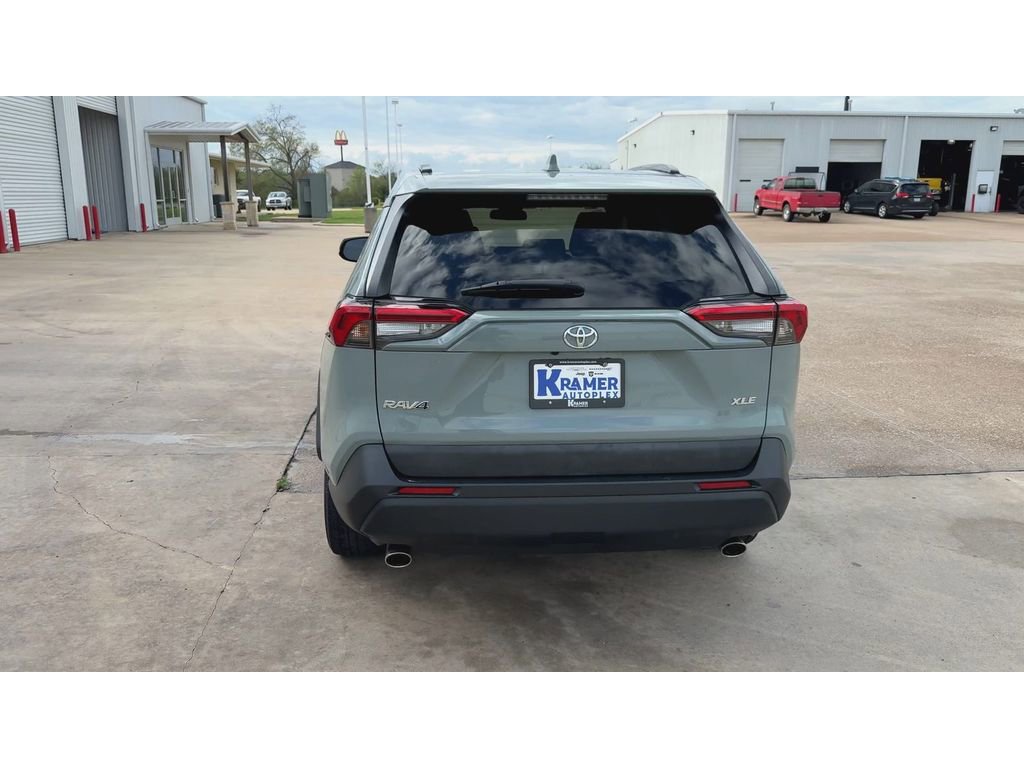 Used 2020 Toyota RAV4 XLE image 7