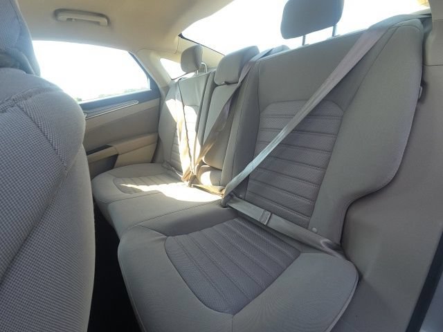 Used 2020 Ford Fusion SE FWD image 14