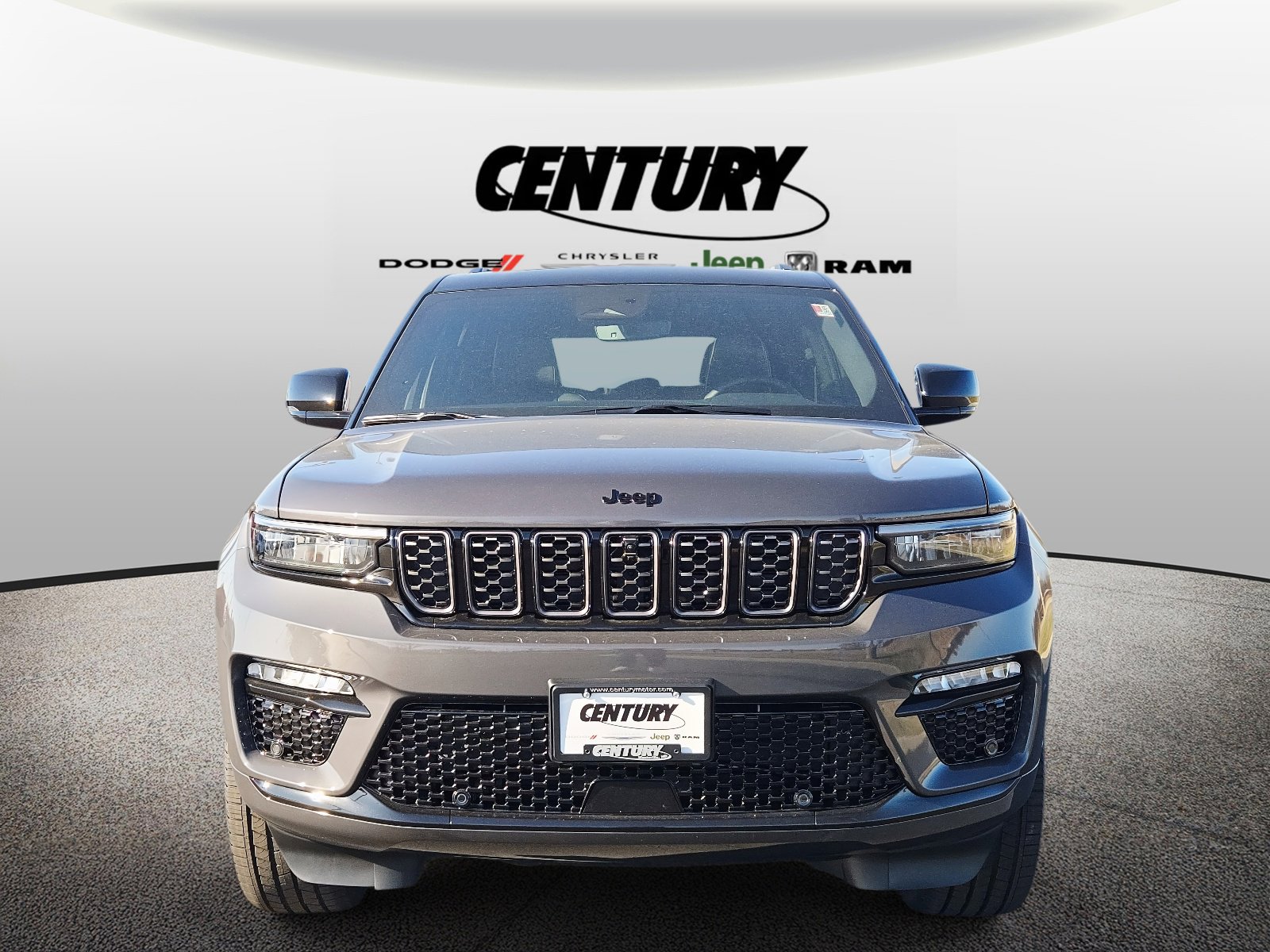 New 2025 Jeep Grand Cherokee Summit image 8