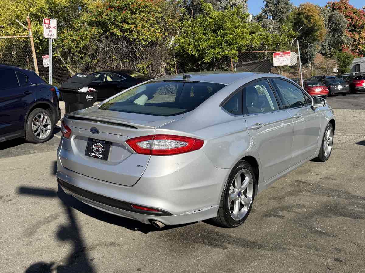 Used 2014 Ford Fusion SE image 5