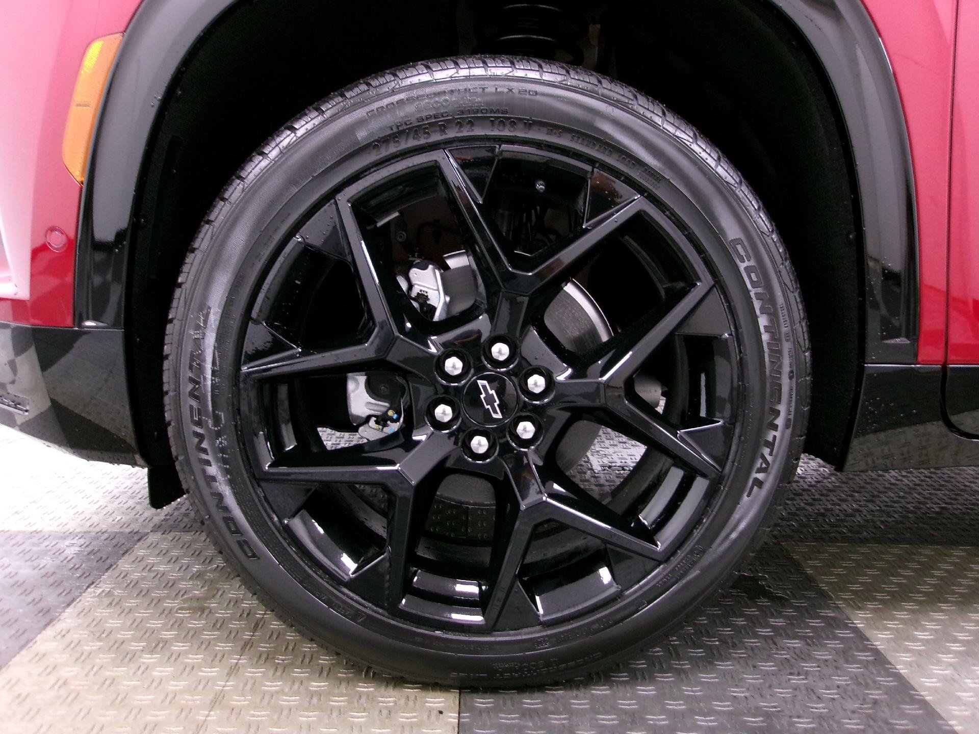 New 2026 Chevrolet Traverse RS w/ LPO, Floor Liner Package FWD image 18