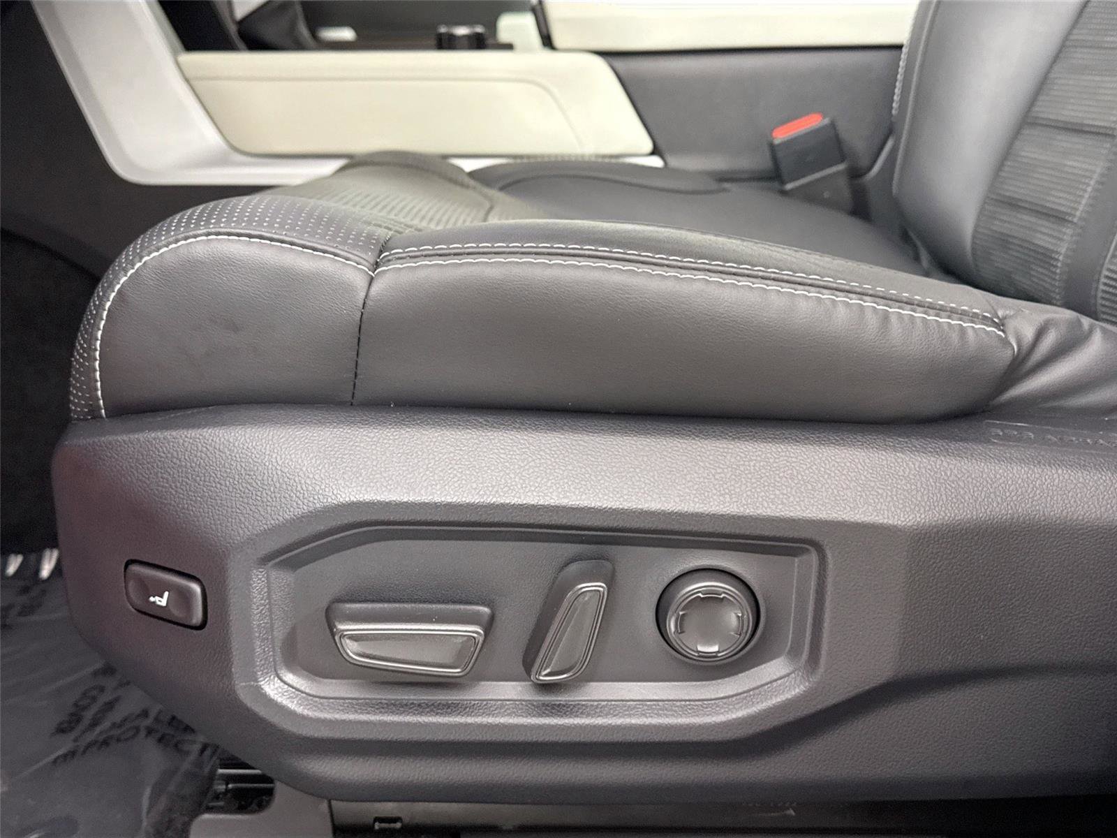 Certified 2024 Toyota Sequoia Capstone image 31