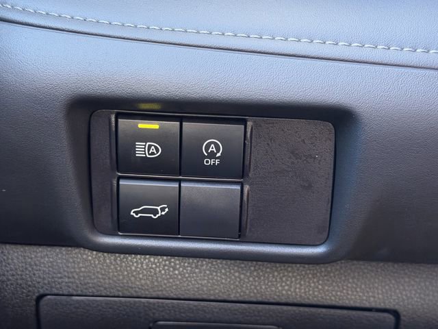 Used 2025 Toyota Highlander LE image 18