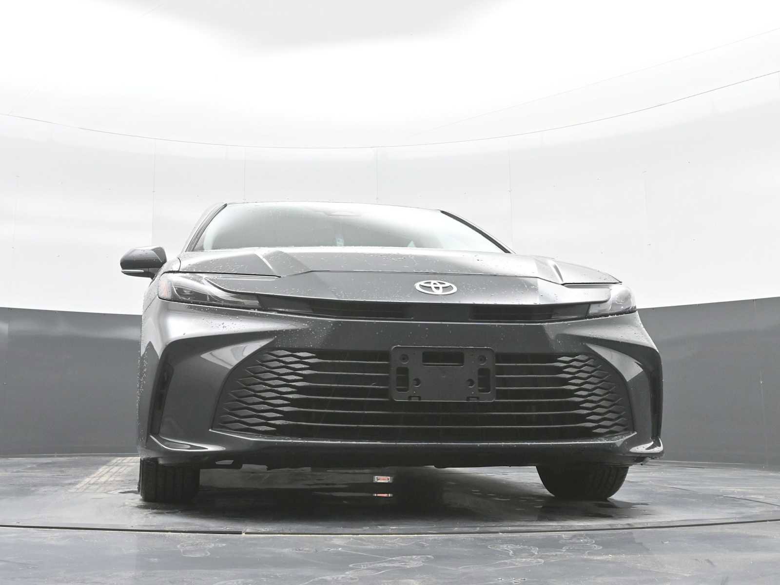 Used 2025 Toyota Camry LE image 31