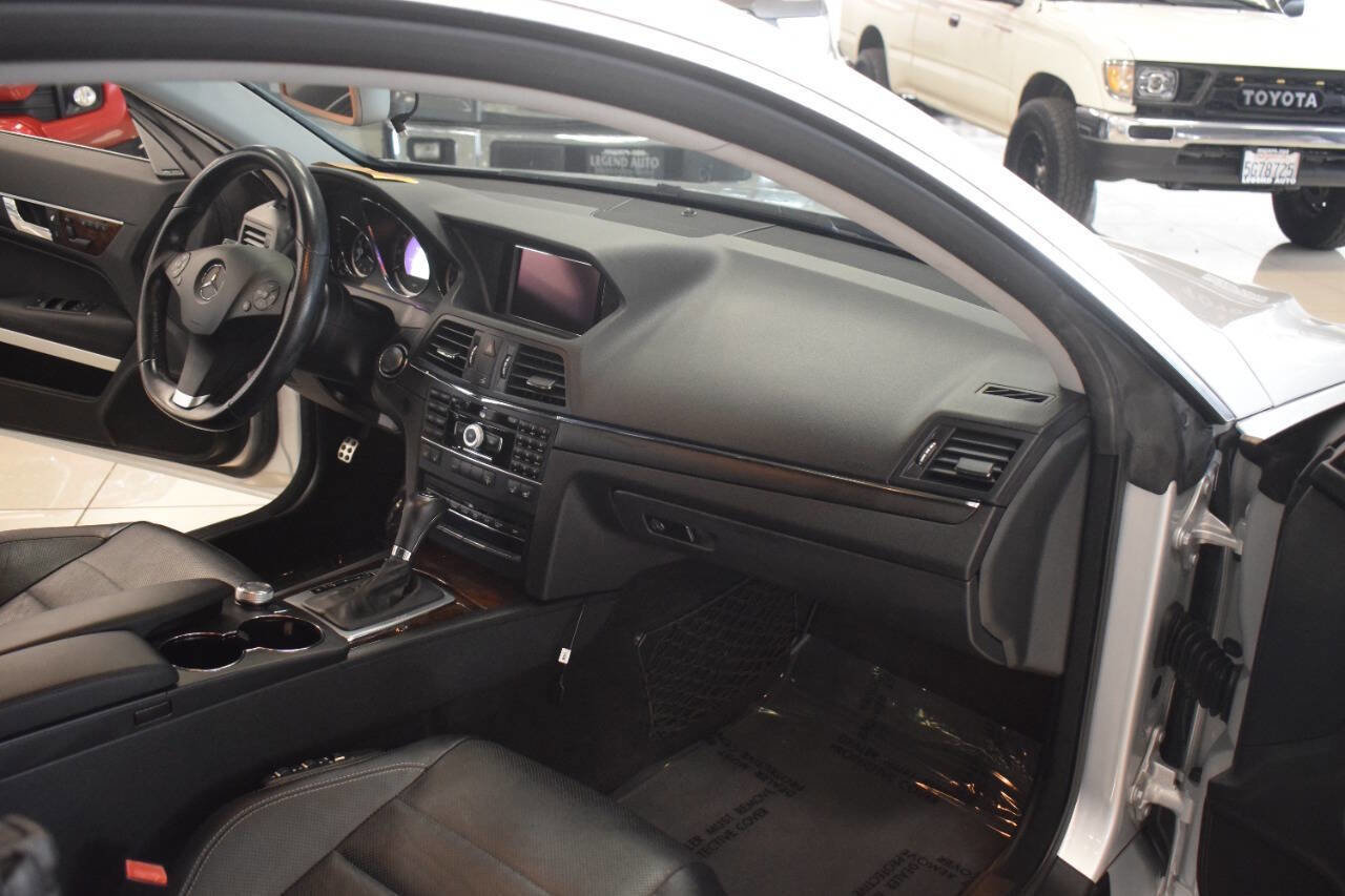 Used 2011 Mercedes-Benz E 550 Coupe image 32