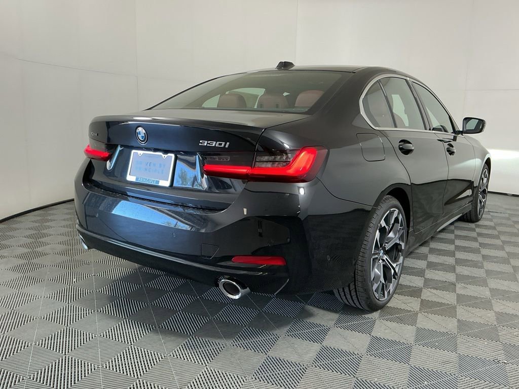 New 2026 BMW 330i xDrive Sedan w/ Premium Package AWD/4WD image 4